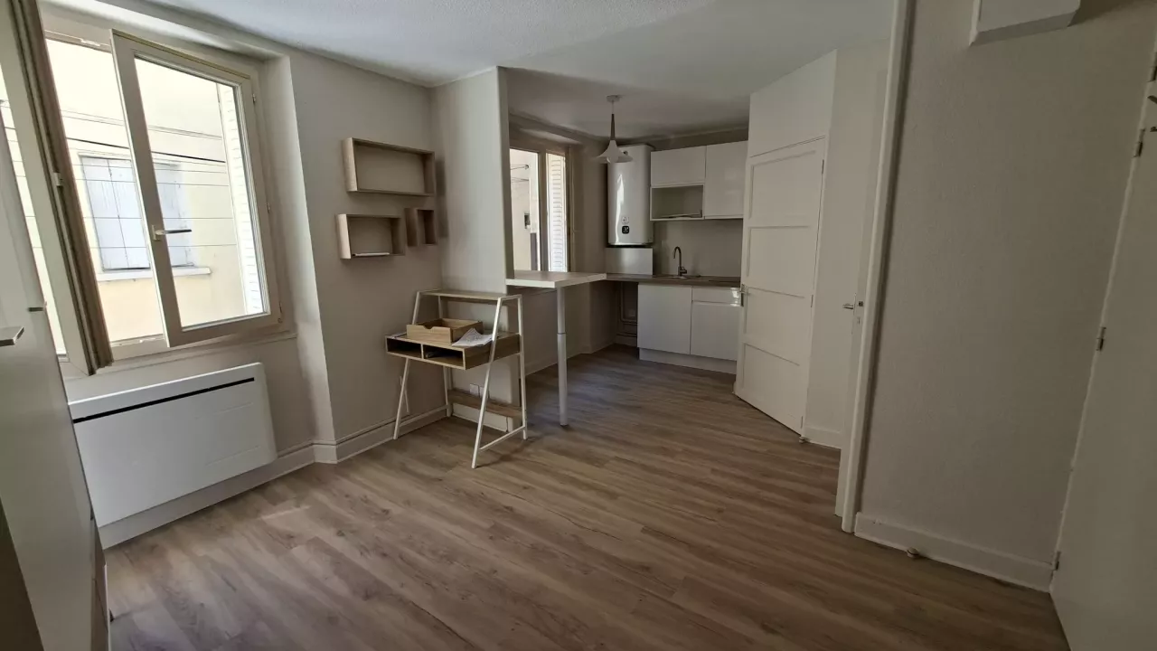 Studio Meublé centre ville de Mende