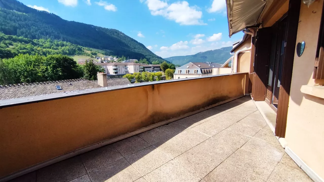 T5 Duplex résidence sécurisée avec ascenseur